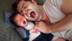 چرا انسان‌ها خمیازه می‌کشند؟ + فیلم