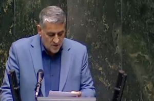 خانی: تغییر وزیر صمت در مقطع کنونی جز آشفتگی بازار و صنعت منفعتی ندارد