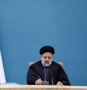 رییسی قانون حمایت از گزارشگران فساد را ابلاغ کرد