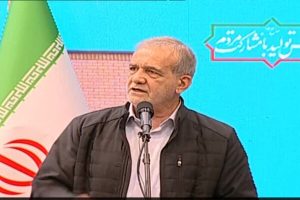 پزشکیان: نخبگان بمانند و ایران را بسازند