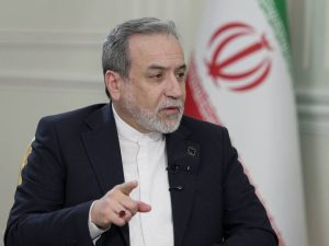اعلام آزادی تردد در تنگه هرمز در دوره باقی مانده از آتش بس توسط عراقچی