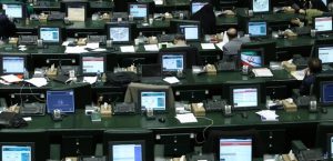 ۶۱ نماینده مجلس: هر روندی خارج از مطالبات امام امت، اتلاف فرصت است